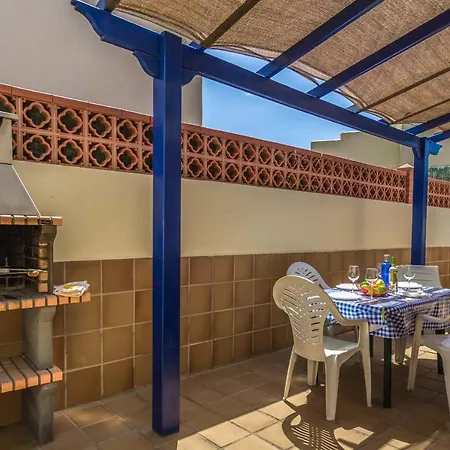 Casa Juan Βίλα *